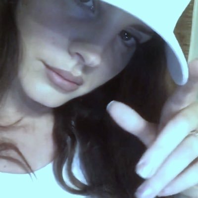 aakiraaxsz's profile picture. long live honeymoon ! 🔭♡