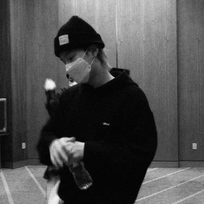 @BTS_twt 🐱FanAcc🔕DM⛔️🎋대나무숲용 부계
𝙽𝙴𝚅𝙴𝚁𝙼𝙸𝙽𝙳🚫𝐃𝐨𝐧'𝐭 𝐫𝐞𝐩𝐨𝐬𝐭 𝐦𝐲 𝐯𝐢𝐝𝐞𝐨 𝐞𝐝𝐢𝐭𝐬,𝐞𝐦𝐛𝐞𝐝 𝐢𝐬 𝐨𝐤
🗣내 소원은 죽을때까지 너희 무대를 응원하는거야🏟🍇🙏