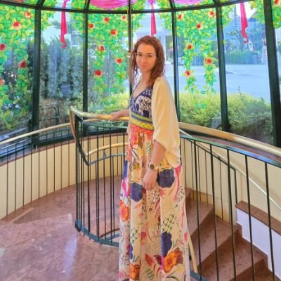 🎧 Vinyllover
📽 Disney addict
🪷 Curly girl
♉️ Taurus
👀 Crazy Me
🌱 Live. Regret nothing. Add music and enjoy every day!