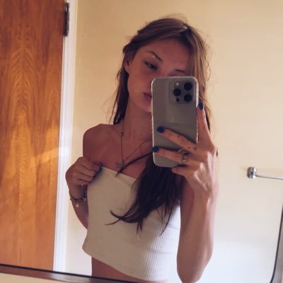 mahlareeee's profile picture. 