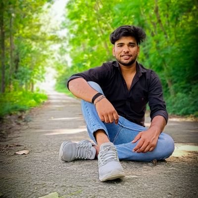 I am a youtube vlogger
The name of my channel is MK Pahadi Vlog