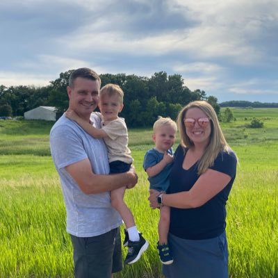 Dr. Amy’s husband. Landry’s and Lincoln’s dad. English teacher at Staley High. Former Truman High and Bingham Middle School teacher. GBB Coach. Former 📺 guy.