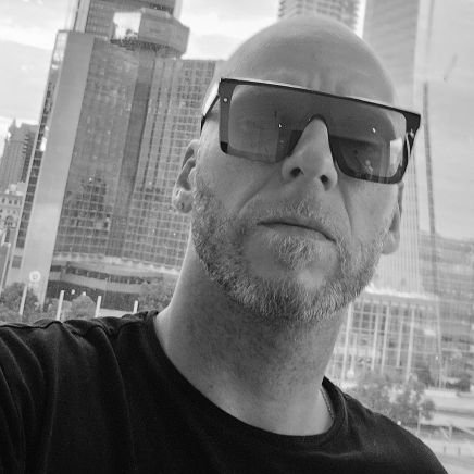 🇨🇦 Canadian 🇭🇺 |
💲 Entrepreneur 💰 | 🎵 Music Producer 📀 |
🎥 Videographer 🎞️