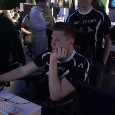 mes vaccins sont à jour et je sais où est ornicar
also pro bot player in @wardogs_esport