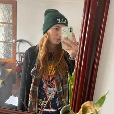 Lizz Ⓥ she/her 🌝 Photographer, cat mum and chairman of the #wcfc