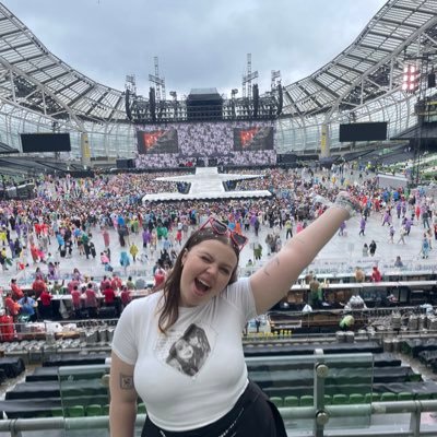 I told taylor swift id watch her eat pasta on stage for 3 hours | fan account