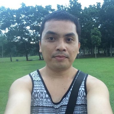 Maputi medyo makinis. Better looking gamay in person. Medyo matangkad at masaya hon.