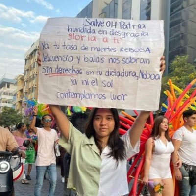 MugiNaty's profile picture. Creí en mi país hace 15 años, hoy no queda nada, tal vez un poco de esperanza! HLVS#