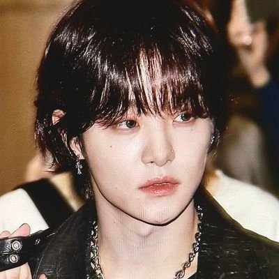 i'm two-timing jihoon and haruto, you're pegging an enhypen. we are not the same
