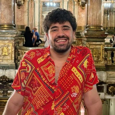 glória a quem trabalha o ano inteiro em mutirão
gente empenhada em construir a ilusão