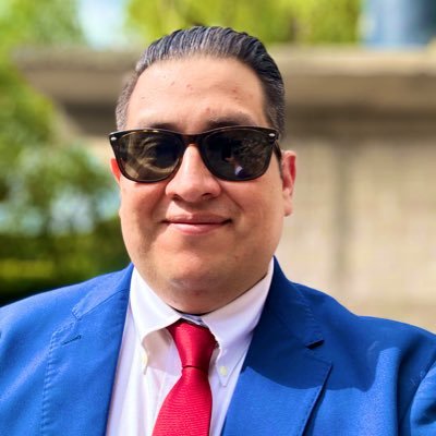 Entusiasta del schadenfreude y comediante involuntario. Hijo predilecto del Hermosillo Profundo. IG: @elcharlieespinoza