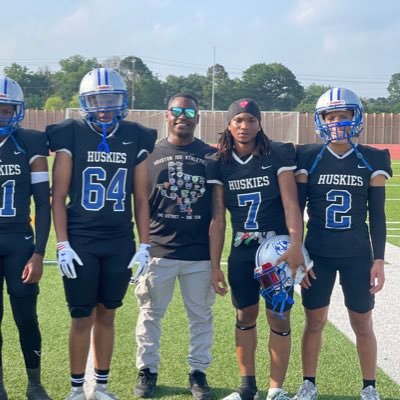 HFC @WestburyFB | @QBIQsystem Business Dev. | #ManTheShip🌊| PVAMU Alum | Regional Scout🇨🇱| Founder of “The Coach Spill” Podcast🎙️
