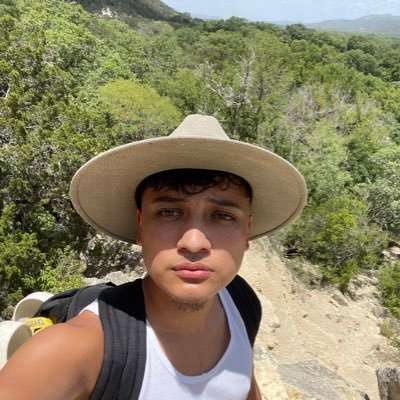 22 | RGV | Snapchat: RealCarlos21 | 🇨🇴🇲🇽 | bobos hijos de puta | 📸: @RealCarlosU
