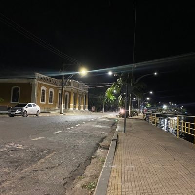 Sou abraços, sorrisos, ânimo, bom humor, sarcasmo, preguiça e agora sono. 😴