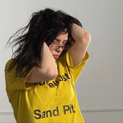 stream billie eilish!!!! #1 halley’s comet stan