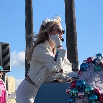 luchia_04_'s profile picture. すこし泣いたら、またがんばろ☘️