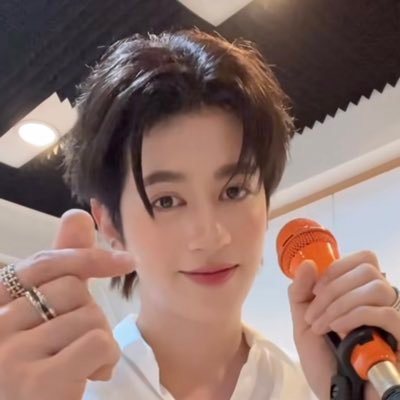 - 𝗍𝗈 𝗍𝗁𝖾 𝗆𝗈𝗈𝗇 𝖺𝗇𝖽 𝗻𝗲𝘃𝗲𝗿 𝗯𝗮𝗰𝗸 ☾ @AllRiseSilver | #Marvel ⎊ —𝘐 𝘭𝘰𝘷𝘦 𝘺𝘰𝘶 𝟥,𝟢𝟢𝟢 | หินของแจฮยอน | #PROXIEth 🧡💛💚🩷🩵💜