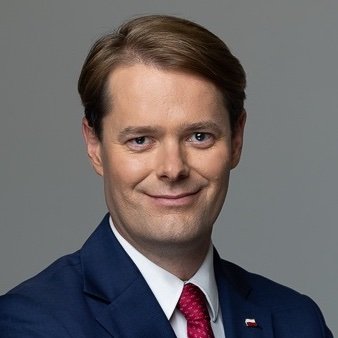 Warszawiak. Poseł na Sejm RP z okręgu warszawskiego, b. wiceszef Komisji ds. Służb Specjalnych, radny Warszawy w latach 2006-2015.