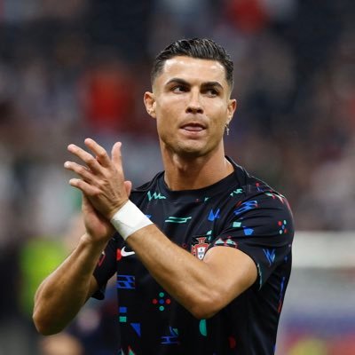 FeguRMA's profile picture. i know ball @realmadrid • @Cristiano