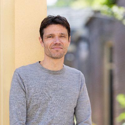 Freelance journalist oa NRC en Groene Amsterdammer. Docent journalistiek UvA. Schrijft boeken, oa over muziek en slavernij. Hij/hem. @leendertvdvalk.bsky.social