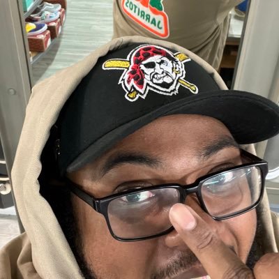 expert knob twiddler 🎛️ 💾 manic button pusher 👨🏾💻🎹 space + nature lover 💚🪐🌲⭐️ astronaut irl 👨🏾🚀✨