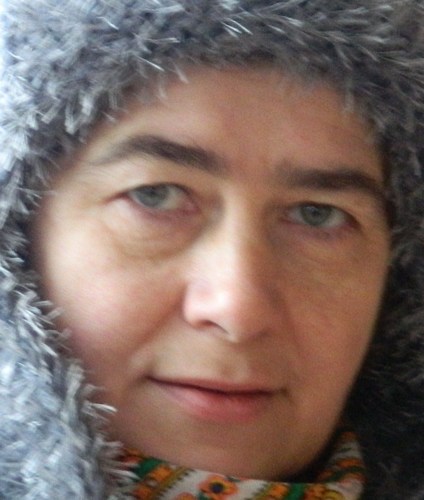 Родилась, выросла в Ленинграде, живу в Подольске, работаю в Москве. Психолог. Интересуюсь всем, что касается здоровья и активного долголетия, в том числе ДЭАНС.