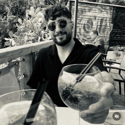 J’ai vu une attaque à 3 à le Blé avec Fortuné - Dja Djeje et Dissa …J’ai connu Basile De Carvalho est supporté Richard Socrier … Sauvage et fier de l’être 🏴☠️
