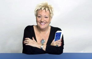 gabineteiris's profile picture. Iris, famosa vidente y tarotista, desea que recuperes tu felicidad. Utiliza el tarot y la videncia para guiarte. Tel 806 514 009.