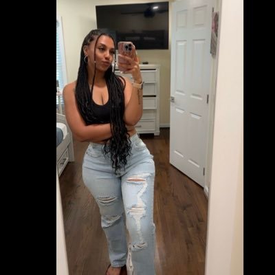 Greek Goddess with a dash of Black Girl Magic✨Stoner✨Sports Betting Queen ✨C Breezy Stan ✨ Unavailable in every sense ✨