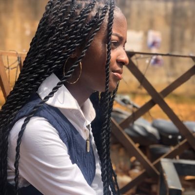 It's just me🌺❤️ 🌸🇨🇲100% ❤️☀️🌡️🌝❄️ 💜. ARMY girl💜. •Snapchat👻:Vivi the star🌺 •Tiktok/ Instagram: vivi_the_star