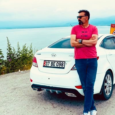 kafamda roman yazıyorken ağzımda bir cümle çıkmıyor.