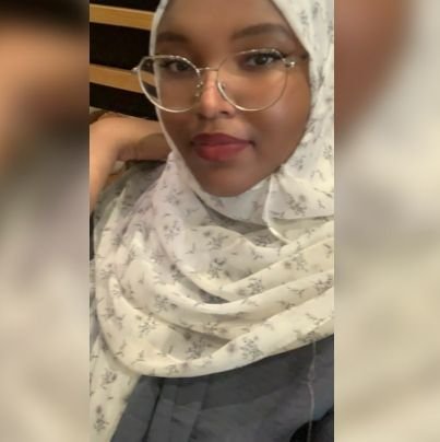 لا يُخيفُنِي ضَعْفِي بقدر ما تُخِيفُنِي قُوَتِي ، أَخشى ألا أنْحني حِينَ يَلْزمُنِي الإِنْحِناء وأخْشَى ألا أُبالي بما يَهُمنِي حقاً🌦️❤️⠀⠀⠀