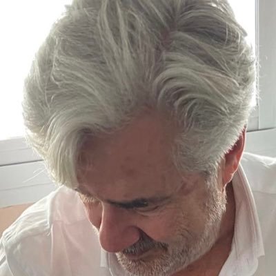 « Jamais je ne voudrais faire partie d’un club qui accepterait de m’avoir pour membre » Marx, Groucho. Alumnus Hebrew University Jerusalem, Pol. science