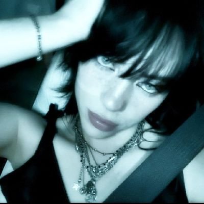 0604z_'s profile picture. stitches into all you bitches broken hearts