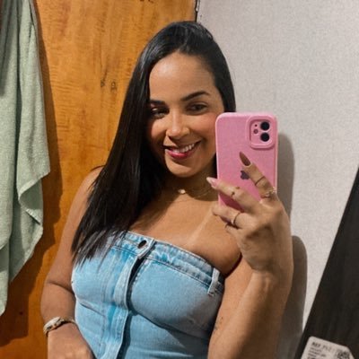 Odiada por muitos, querida pelos verdadeiros e amada por Deus.. ❤👑 / Mamãe do Daniel 💙 Davi 💚 Maria Júlia 🩷/ Áriana ♈ / Flamenguista ♥️🖤.
