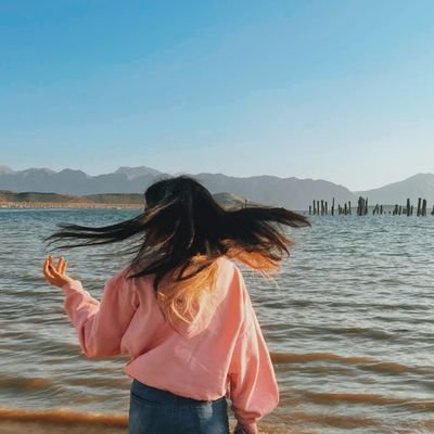 عامو ولُم کن حوصله داری
/شاید یک روزی نویسنده؟ 👩🏻💻
https://t.co/e6BrIEwylT