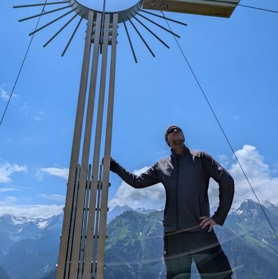 Nerohype303's profile picture. Gamer, Atheist, Raver, Father, Investor Wanderer, Hundeführer, rechts konservativ #freespeech No Leftside BS. #nurzwei 💙💙 Afuera!