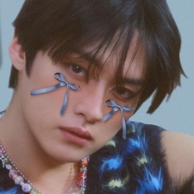 graphic design | i create stuff about kpop & eaj ! skz/bts/txt/riize/svt/iu/bnd * she/her - 23 ˚₊✩ eu based