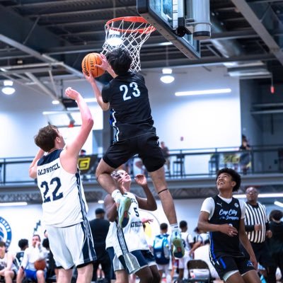 6’4/6’5 guard-@kent_hoops- 27' contact through (845-874-3135) email (rowansantos2026@gmail.com)- GPA 3.65 Coach mccarthyt@kent-school.edu - 33 standing 🇵🇷