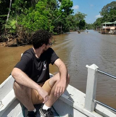 Psicolólogo formado pela UERJ |
Militante da UJC, juventude do PCB