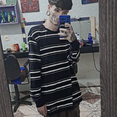 hiagori90226570's profile picture. Ser odiado por idiotas e o preço que se paga por não ser um deles