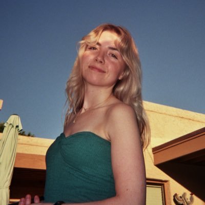 erikawing_'s profile picture. 