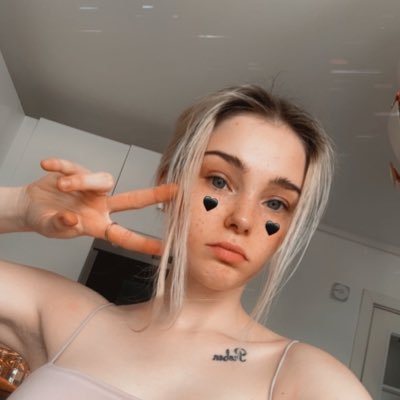 Miemora_'s profile picture. 