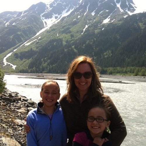 Courtchev's profile picture. Mom of three who loves running and anything outside:)