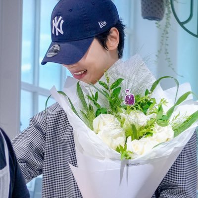 SeoRiTae0630's profile picture. my cosmos🍀 반짝이는 까만 동그라미를 죠아해🌑✨