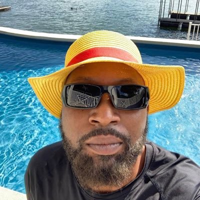 #POWERLUNCHHOUR COHOST! HAVE A LAUGH https://t.co/9PR5TbcUJa
