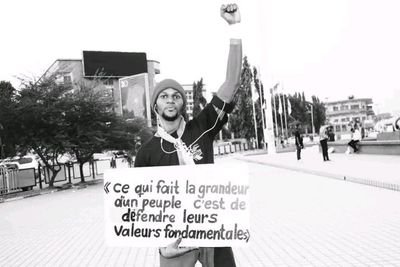 Politique Internationale,(PI)
Communicateur Privé du Chef.