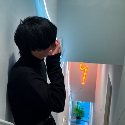 大学1年生から副業開始/コンテンツアフィリエイトで月30万利益半年継続/営業代行で月20万円利益を半年継続/オンラインで高時給の案件を獲得するのが得意/高単価ライター育成スクールライティングモンスター講師/目標を叶える手段として副業とキャリアアップを推奨