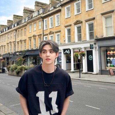 slipped hard into the diamond life š| š©µOT13 š©· | fan acc? ig | tweets about anything n everything
