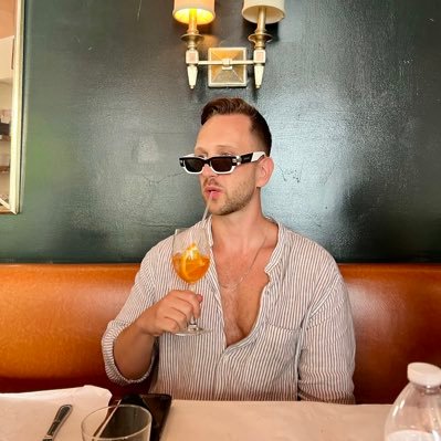 I’m 6 foot 2 I wanna dance with you I’m sophisticated fun